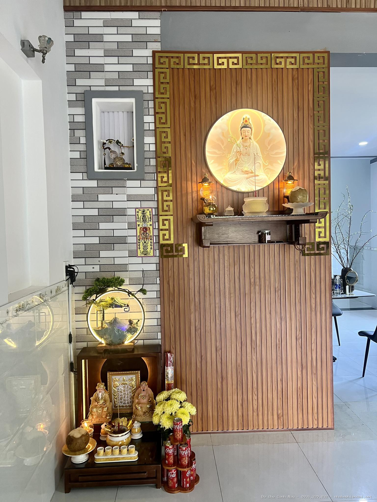 Bàn thờ gỗ sồi giá rẻ cho chung cư - Kho bàn thờ hiện đại